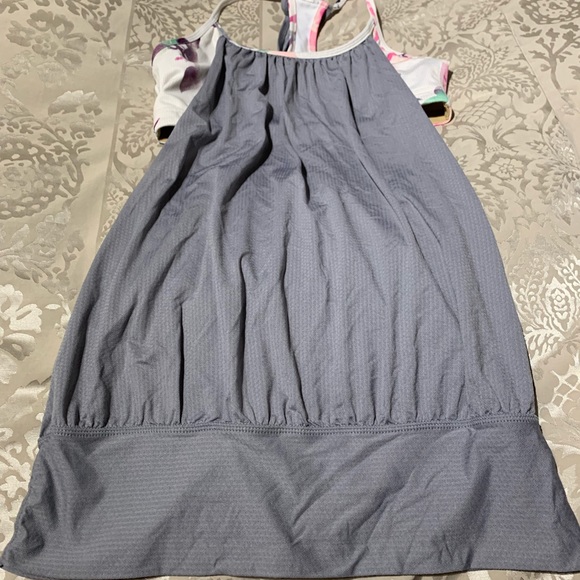 Lululemon tank with built in sports bra - Picture 1 of 2